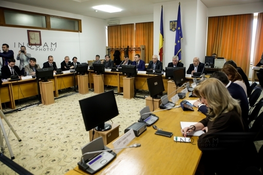 Bugetele Transporturilor, STS, SIE, Agerpres au fost adoptate de Comisii. Dezbaterile de sâmbătă s-au încheiat şi vor continua duminică dimineaţa