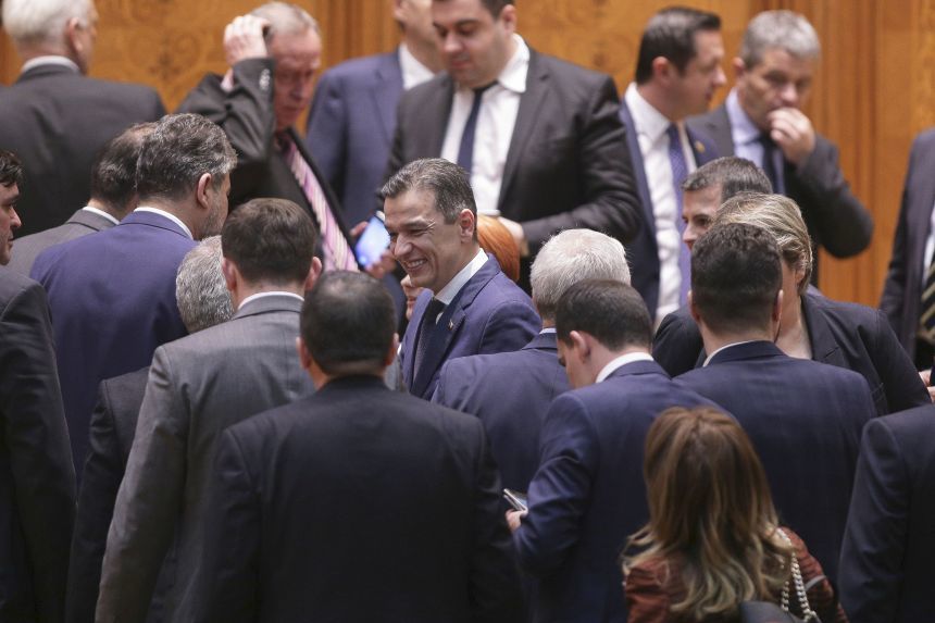 Grindeanu: Eu fac lucrurile instituţional; era normal să fiu invitat la plenul în care Iohannis s-a adresat Parlamentului