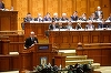 Tăriceanu, către Băsescu: Aici nu e ca pe vapor! Şeful PMP: Pe vapor nu aveam escroci. În Parlament văd că se ţine orice