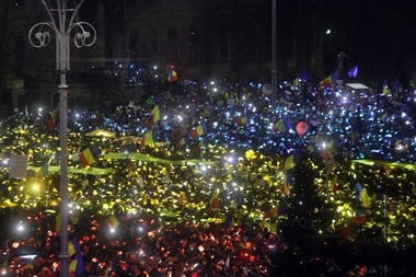 PSD, despre protestele din Piaţa Victoriei: Activitatea Guvernului a fost obstrucţionată de aceste presiuni