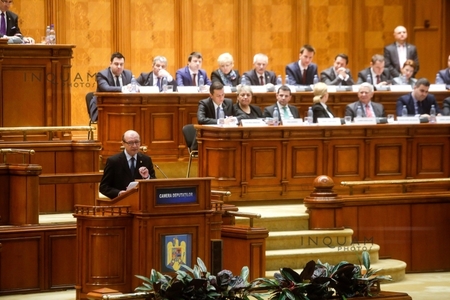 Schimb de replici Băsescu - Dragnea. Băsescu: Ar fi mai utilă o anchetă pentru ferma de porci. Dragnea: Eu nu intru în această mocirlă