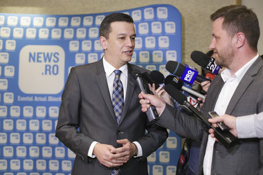 Grindeanu despre Dragnea, la Gala News.ro: S-a trecut de la numărat ouă la numărat ştiuci. O să-l învăţ să schieze, trebuie să ştii să cazi