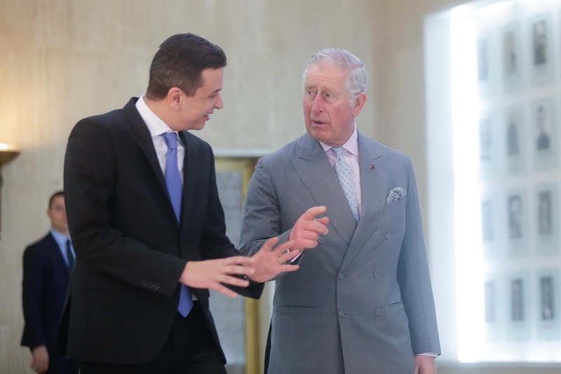 Premierul Sorin Grindeanu l-a primit la Palatul Victoria pe Prinţul Charles al Marii Britanii. VIDEO