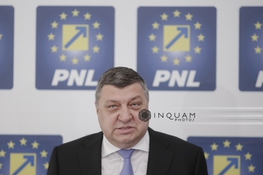 Atanasiu (PNL): Un partid serios îşi spală rufele în familie. Avem nevoie de un lider care să nu aibă scheleţi în dulap 
