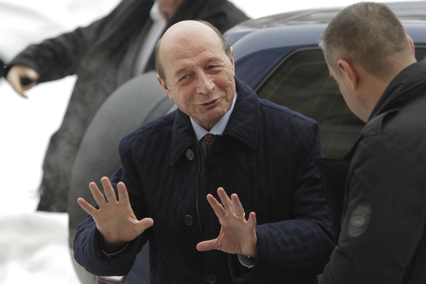 EXCLUSIV: Traian Băsescu a depus amendamente la Legea graţierii prin care se graţiază pedepsele de sub 10 ani, inclusiv pentru terorism, şi se reduc la jumătate cele ale femeilor, inclusiv pentru corupţie
