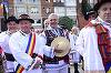 Dragnea s-a îmbrăcat în costum popular pentru a contribui la intrarea Năsăudului în Cartea Recordurilor FOTO