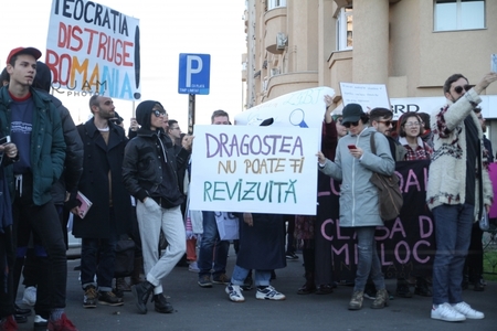 Tăriceanu: Revizuirea Constituţiei a ajuns la Senat, comisiile trebuie să facă raportul până pe 7 iunie