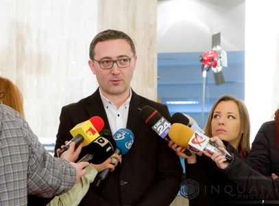 Tudor Giurgiu, la Parlament: Protestăm pentru că ordonanţa privind cinematografia a fost respinsă în comisie fără să fim consultaţi