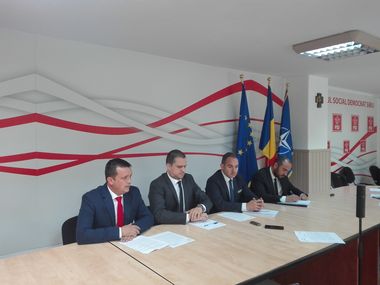 Comisarul şef al Gărzii Naţionale de Mediu, Bogdan Trif, preşedinte interimar al PSD Sibiu; fosta conducere, din care a făcut parte Ioan Cindrea, înlocuită după 20 ani