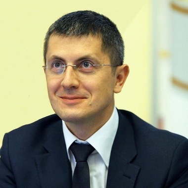 Purtătorul de cuvânt al USR: Partidul a decis să se poziţioneze împotriva revizuirii Constituţiei. Nicuşor Dan a declarat că demisionează