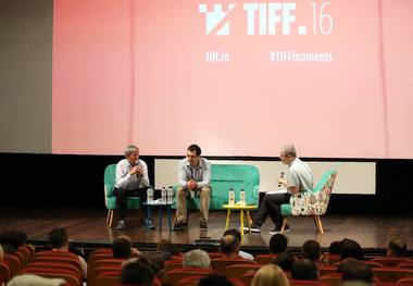 Cioloş, după proiecţia unui film cu temă politică: Nu mai este suficient să ai legitimitatea reprezentării, dacă nu ai nimic în cap