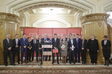 Dragnea: Miniştrii şi Grindeanu şi-au depus demisiile în alb, dar nu le folosesc; demisia trebuie să fie un act asumat