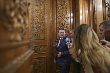 Anchetă privind prezidenţialele din 2009: Maior, despre prezenţa la Oprea acasă: A fost un eveniment privat, fără aspecte ilegale. Nu am ce să-mi reproşez. Am fost şi sunt prieten cu Oprea şi Dîncu