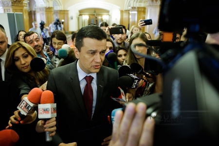 UPDATE - Premierul Grindeanu i-a cerut demisia lui Dragnea, în şedinţa CEx, şi a spus că el demisionează doar dacă Iohannis anunţă că numeşte premier tot de la PSD - surse