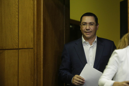 Victor Ponta se află la Palatul Victoria pentru a prelua funcţia de secretar general al Guvernului