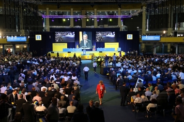 UPDATE - Liberalii aleg noul preşedinte al partidului. Buşoi: Cântând refrenul anticorupţie nu vom reuşi să aducem voturi PNL, incompatibilităţile absurde trebuie clarificate. Orban: Să susţinem alegeri anticipate. Ce au transmis Klaus Iohannis şi Mircea Ionescu Quintus - LIVE VIDEO