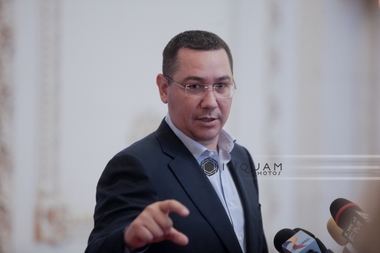 Ponta la şedinţa deputaţilor PSD: Depunerea moţiunii de cenzură reprezintă declanşarea unui război atomic între PSD şi PSD
