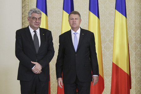 Iohannis: Le recomand cu multă căldură pesediştilor să meargă acasă, să judece propriul program de guvernare şi, când ştiu ce vor, să vină în faţa naţiei şi să spună