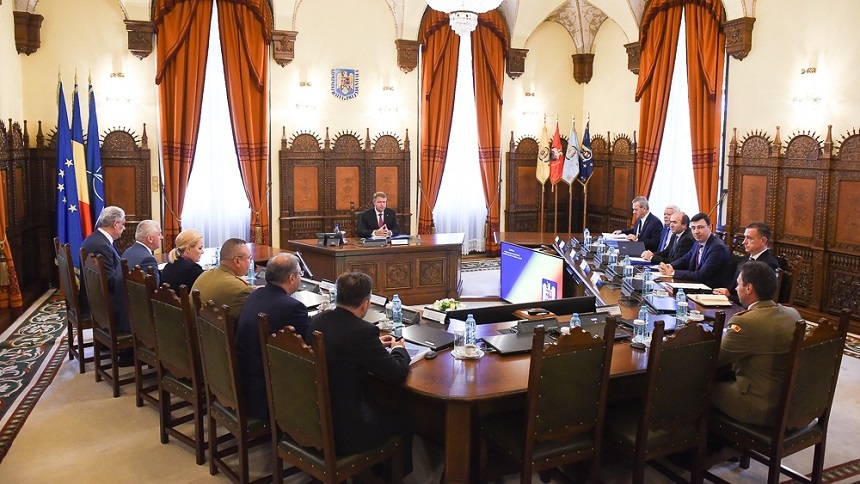 Şedinţa CSAT în care este discutat planul de înzestrare a Armatei a început. VIDEO