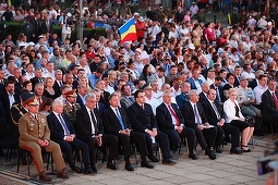 Ceremonia de comemorare a 100 de ani de la Bătălia de la Mărăşeşti s-a încheiat. Au participat aproape 5.000 de persoane. FOTO
