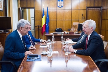 Tudose şi Klemm au discutat despre cheltuirea a 2% din PIB pentru Apărare - surse
