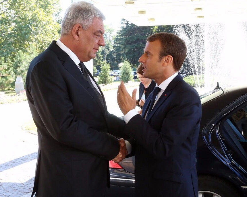 Întrevedere privată între premierul Mihai Tudose şi preşedintele Emmanuel Macron, la cererea acestuia - surse. VIDEO
