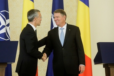 Iohannis: Nu trebuie să intre nimeni în panică, situaţia la Deveselu este excelentă. Programul funcţionează şi se dezvoltă conform planului. Stoltenberg: Sistemul de apărare balistică se dezvoltă aşa cum a fost planificat