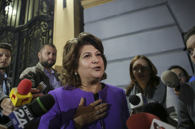 Camera Deputaţilor votează astăzi ridicarea imunităţii Rovanei Plumb. Comisia Juridică a dat aviz negativ. Nicolicea: Braţul Pavel a dispărut, malul s-a mutat pe partea cealaltă a insulei