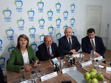 Traian Băsescu: Baza e pensia. Mi s-a mărit, am ajuns la vreo 3.300 de lei

