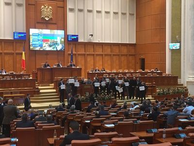 Modificările legii privind statutul magistraţilor, adoptate pe articole de Camera Deputaţilor; votul final amânat din lipsă de cvorum