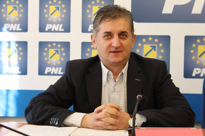 Deputatul Eusebiu Pistru a părăsit PNL şi s-a înscris în ALDE, devenind preşedinte al filialei Arad