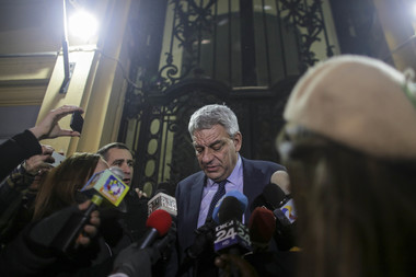 UPDATE- Guvern: Premierul a demisionat în acestă seară, mâine va fi transmisă adresă oficială Administraţiei Prezidenţiale. Vicepremierul Marcel Ciolacu a demisionat şi el. Dragnea: Se pare că am mână proastă. La CEx, nu mai fac nicio propunere. VIDEO