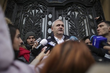 UPDATE: Dragnea: Vineri, la ora 11.00, votăm componenţa Cabinetului. Fiecare organizaţie va face propuneri. Întrebat dacă cei cu dosare penale vor putea fi în Guvern, Dragnea a răspuns: Da