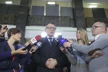 Paul Stănescu, la audieri: Funcţionarul public, dacă e acuzat de corupţie, poate fi transferat la alt loc de muncă, nu poţi să-l laşi fără serviciu. El nu mai are familie?