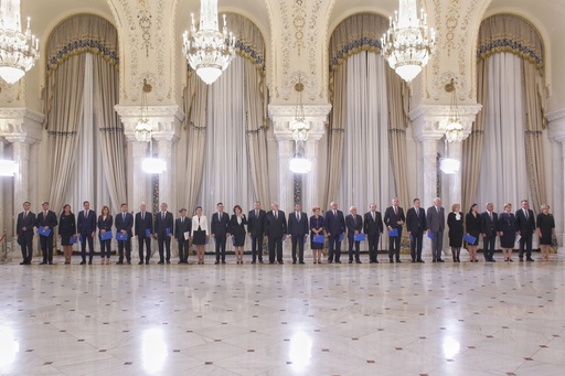 UPDATE Membrii Guvernului Dăncilă au depus jurământul la Palatul Cotroceni. Iohannis: Sper ca odată cu învestirea acestui Executiv să înceteze şi această ţopăială guvernamentală. VIDEO, FOTO