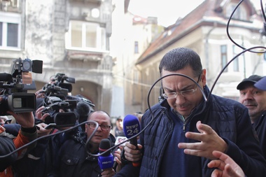 Ponta, la ieşirea de la DNA, unde a fost audiat ca martor în dosarul Tel Drum: E prost, pe bune, Dragnea, că chiar nu i-am făcut nimic