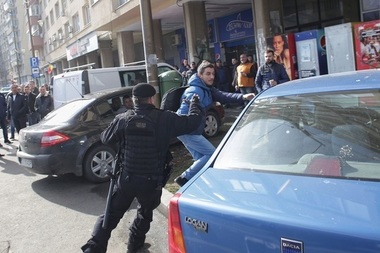 Danca: PSD organizează un congres militarizat, folosind Poliţia locală şi Jandarmeria ca armată de partid pentru intimidarea cetăţenilor nemulţumiţi 