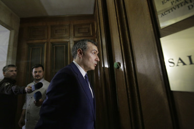 Fostul prim-adjunct al directorului SRI Florian Coldea va fi audiat din nou astăzi în Comisia parlamentară de control SRI