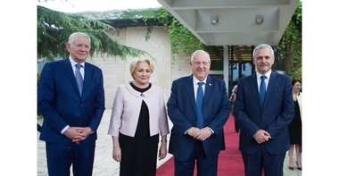 Viorica Dăncilă: Noi nu am vorbit că mutăm ambasada României în Ierusalim mâine, noi am lansat o platformă în care să consultăm toate instituţiile. Guvernul are propuneri de ambasadori ce vor fi transmise Administraţiei Prezidenţiale