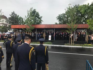 Dragnea a fost huiduit la Buzău, la manifestările pilejuite de Ziua Eroilor şi de Centenarul Marii Uniri. VIDEO