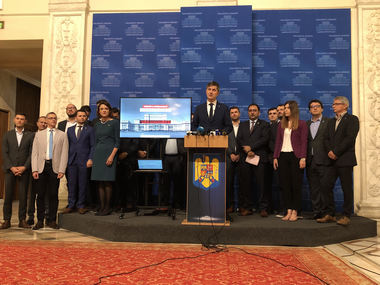 USR acuză Poliţia Locală, Jandarmeria şi anumiţi oameni politici că impiedică strângerea de semnături pentru campania "Fără penali în funcţii publice"