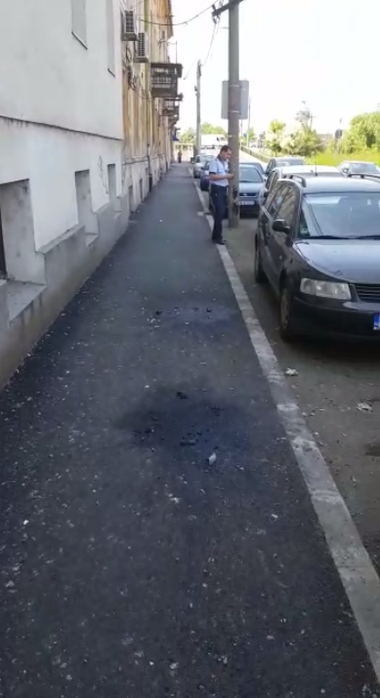 Poliţia a deschis dosar penal după ce în faţa sediului PSD Timiş au fost găsite mai multe sticle arse, unele sparte