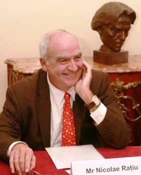 Aurelian Pavelescu (PNŢCD), susţinător al mitingului PSD: Mesajul nu a fost doar al meu, ci şi al lui Iuliu Maniu, Ion Raţiu, Corneliu Coposu. Nicolae Raţiu: Cum îndrăzneşte să-l invoce pe tatăl meu în susţinerea acestei afirmaţii aberante?