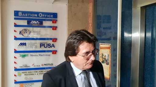 UPDATE - Primarul Timişoarei, Nicolae Robu, a fost audiat la DNA, anunţând că are calitatea de suspect într-un dosar privind contractul de proiectare pentru reabilitarea termică a unor blocuri: Sunt foarte relaxat