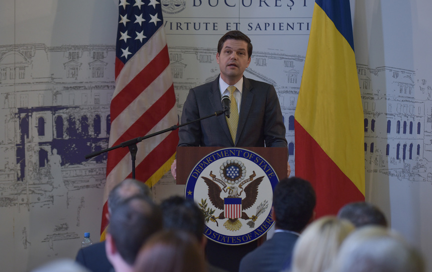 Asistentul Secretarului de Stat al SUA pentru Europa, la Bucureşti:Progresul României în lupta anticorupţie, impresionant. Vă încurajăm să continuaţi, aşa eliminaţi vulnerabilităţile pe care puteri ostile le-ar folosi pentru a submina statul din interior