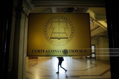Curtea Constituţională a respins ca inadmisibilă sesizarea preşedintelui Iohannis la Legea referendumului