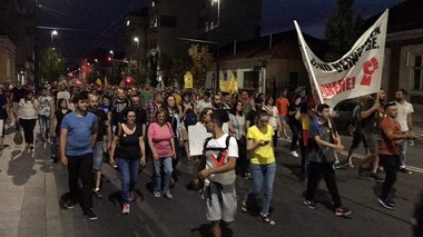 Marş de protest la Cluj-Napoca: ”Liviu Dragnea nu uita, puşcăria-i casa ta”. VIDEO