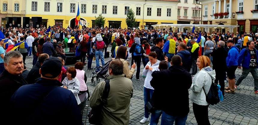 Câteva mii de persoane au protestat în mai multe oraşe din ţară: Nouă de ce nu ne ceri scuze, Dragnea? VIDEO