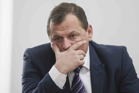 Deputatul PSD Gabriel Vlase, propus de preşedintele Klaus Iohannis pentru funcţia de director al SIE, avizat în comisia parlamentară 