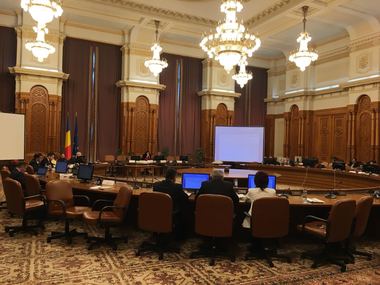 Comisia Iordache a adoptat raportul privind modificarea Codului penal. Proiectul intră marţi la vot în Senat. Florin Iordache: Se pune accent pe respectarea legii, pe diminuarea abuzurilor. Abuzul în serviciu nu a fost o miză pentru noi